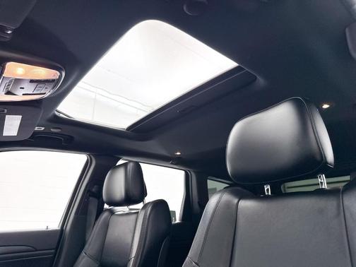 Bright White Clearcoat 2019 Jeep Grand Cherokee Altitude