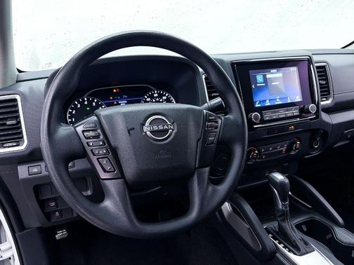 Glacier White 2022 Nissan Frontier SV