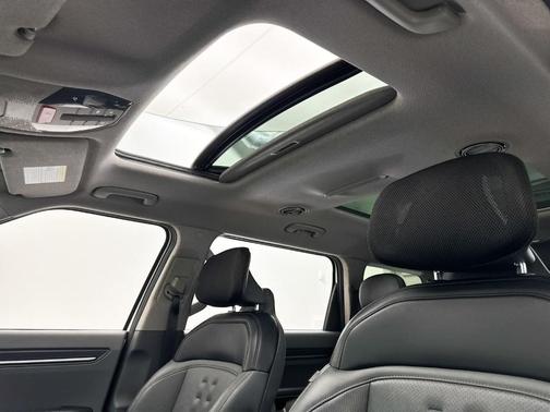 Snow White Pearl 2024 Kia EV9 Wind