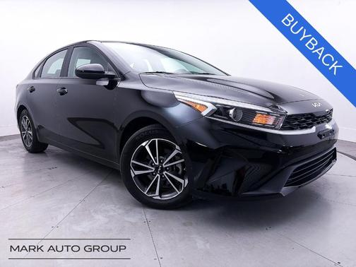 Aurora Black 2022 Kia Forte LXS