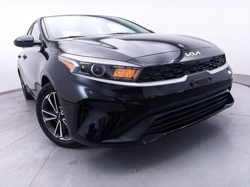 Aurora Black 2022 Kia Forte LXS