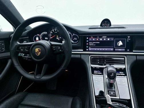2022 Porsche Panamera Platinum Edition