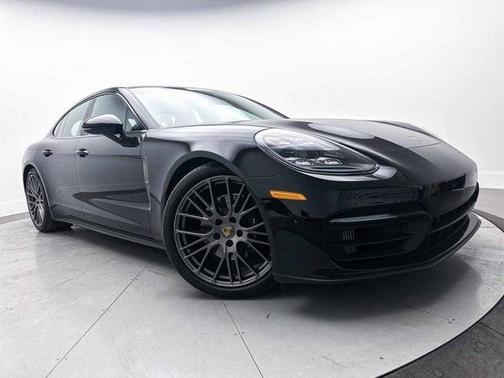 2022 Porsche Panamera Platinum Edition