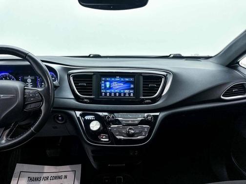 2020 Chrysler Pacifica Touring