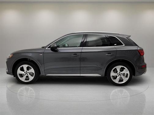 2023 Audi Q5 45 S line quattro Premium