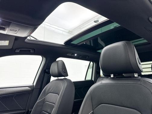 2022 Volkswagen Tiguan 2.0T SEL R-Line