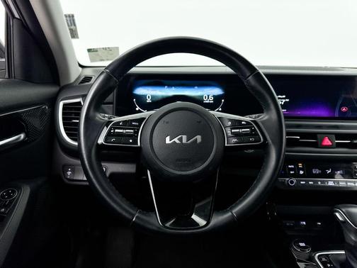 Gravity Gray 2024 Kia Seltos EX