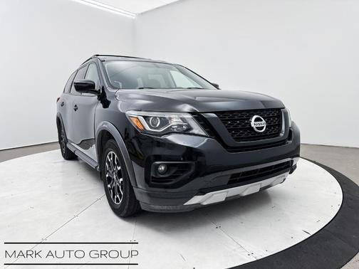2020 Nissan Pathfinder SV