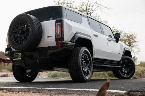 2025 GMC HUMMER EV SUV 2X