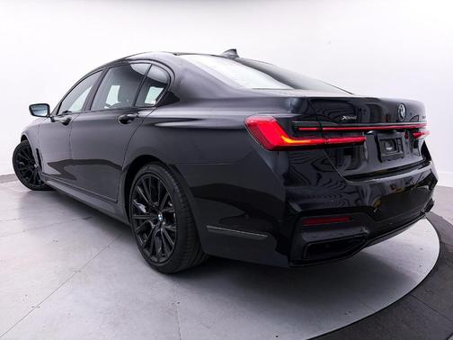 2022 BMW 750 i xDrive