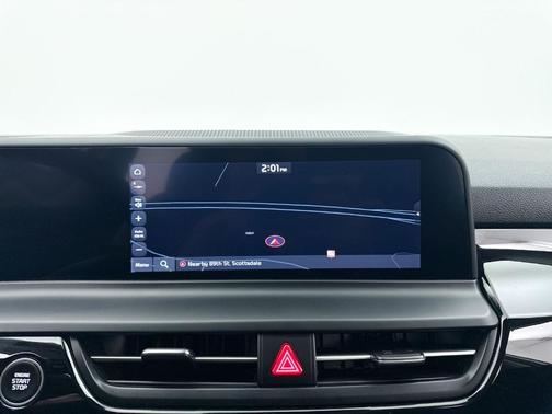 Clear White / Black Roof 2024 Kia Seltos X-Line