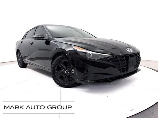 Phantom Black 2022 Hyundai ELANTRA SEL