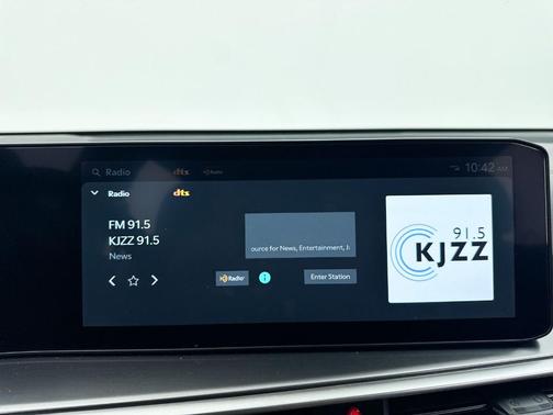 Glacial White Pearl 2024 Kia Sorento LX