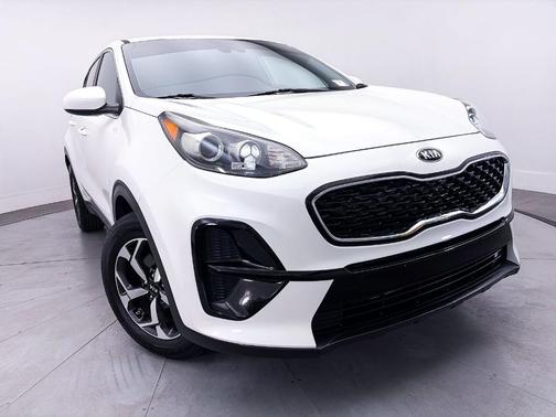 Snow White Pearl 2022 Kia Sportage LX