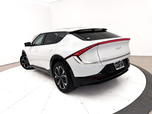 Snow White Pearl 2023 Kia EV6 Wind