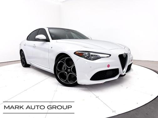 Alfa White 2022 Alfa Romeo Giulia Ti