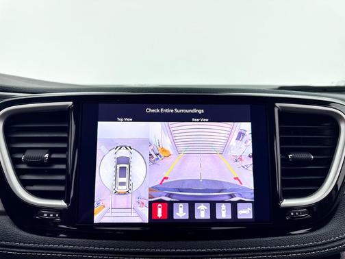 Diamond Black 2024 Chrysler Pacifica Touring-L