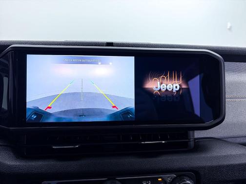 Bright White Clearcoat 2024 Jeep Gladiator Sport