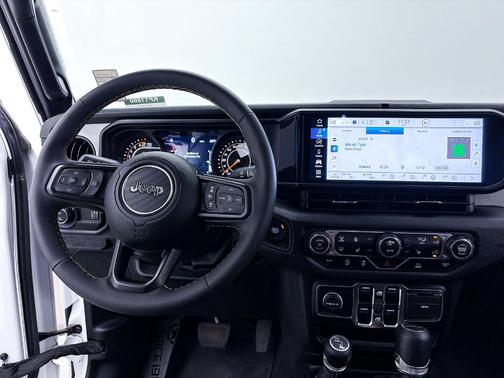 Bright White Clearcoat 2024 Jeep Gladiator Sport