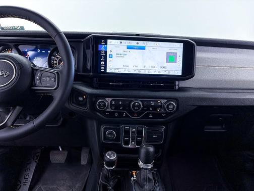 Bright White Clearcoat 2024 Jeep Gladiator Sport