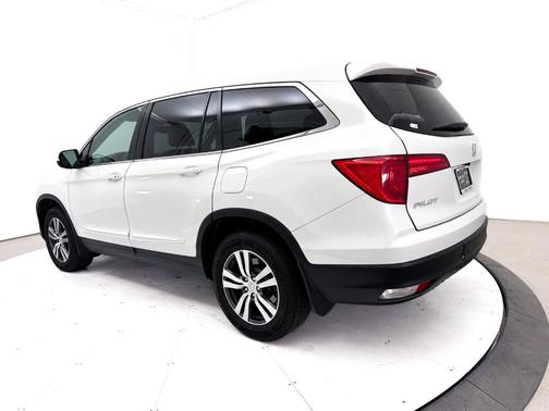 White Diamond Pearl 2017 Honda Pilot EX-L