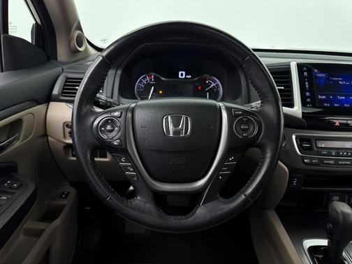 White Diamond Pearl 2017 Honda Pilot EX-L