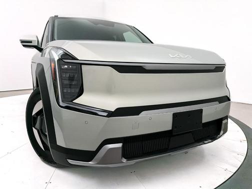 2024 Kia EV9 Light Long Range