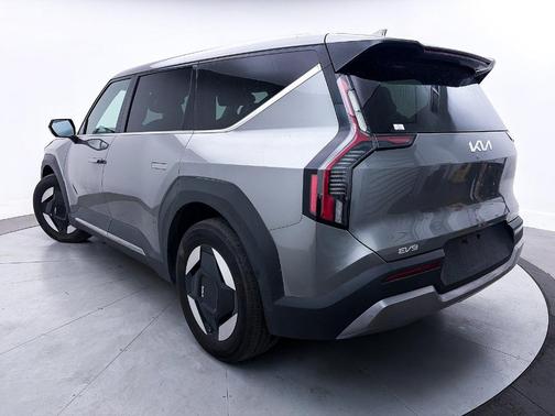 2024 Kia EV9 Light Long Range