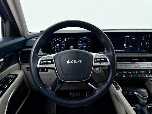 Midnight Black 2023 Kia Telluride SX