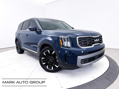 Midnight Black 2023 Kia Telluride SX