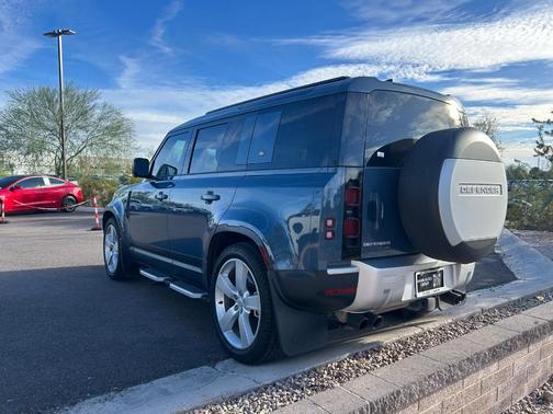 2023 Land Rover Defender 110 SE