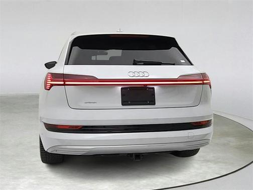 2019 Audi e-tron Prestige