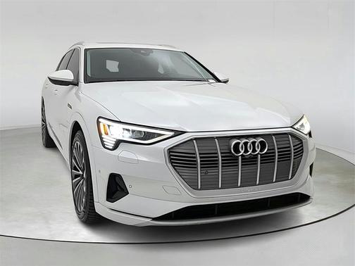 2019 Audi e-tron Prestige