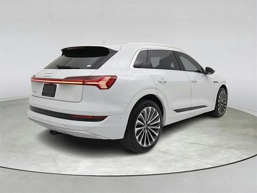 2019 Audi e-tron Prestige
