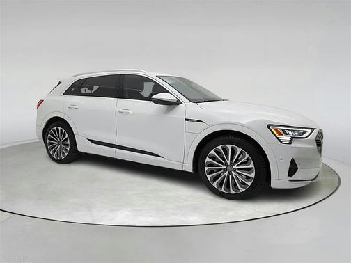 2019 Audi e-tron Prestige