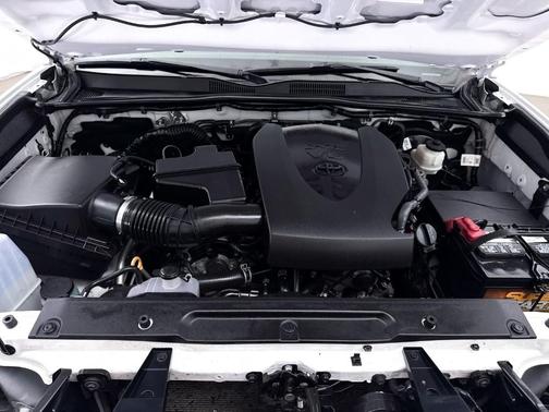 Super White 2020 Toyota Tacoma TRD Sport