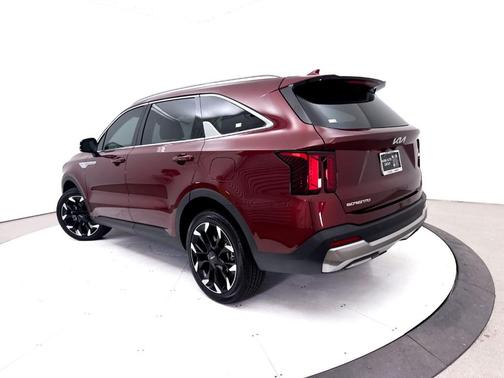 Red 2025 Kia Sorento EX