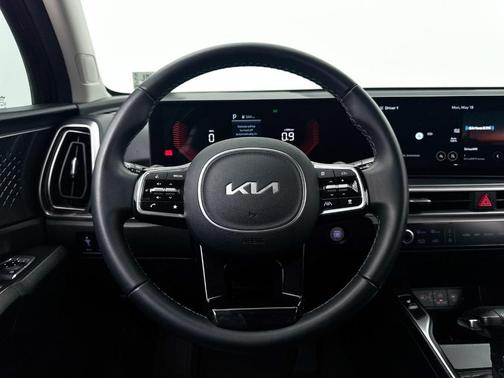 Red 2025 Kia Sorento EX