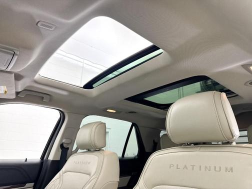 White Gold Metallic 2017 Ford Explorer Platinum