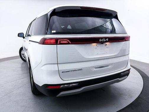 2022 Kia Carnival LXS