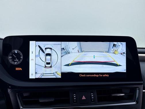 2024 Lexus ES 300h F SPORT Handling