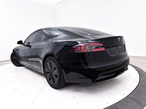 2022 Tesla Model S Base