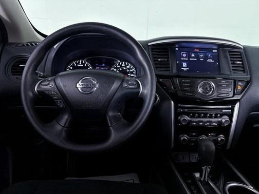 2020 Nissan Pathfinder S