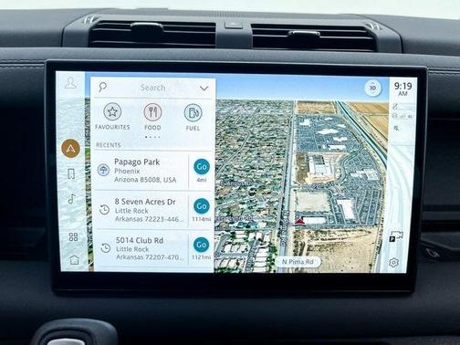 2024 Land Rover Defender P400 Outbound