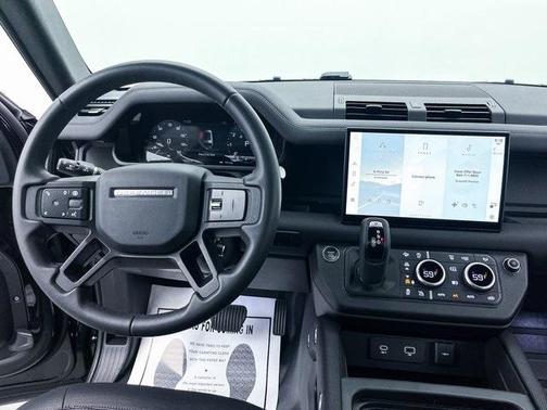 2024 Land Rover Defender P400 Outbound