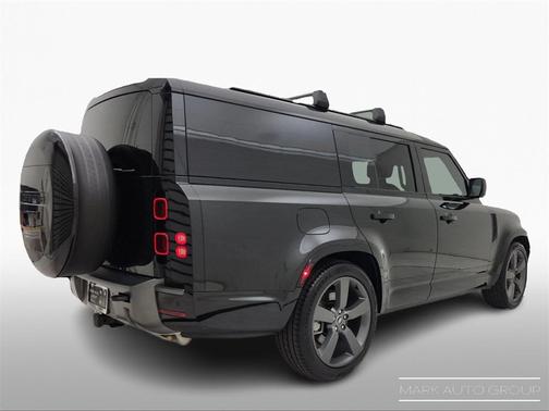 2024 Land Rover Defender P400 Outbound