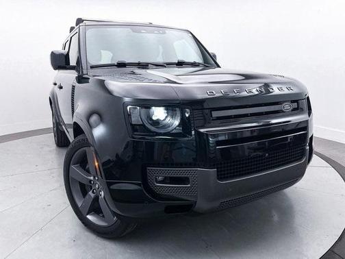 2024 Land Rover Defender P400 Outbound