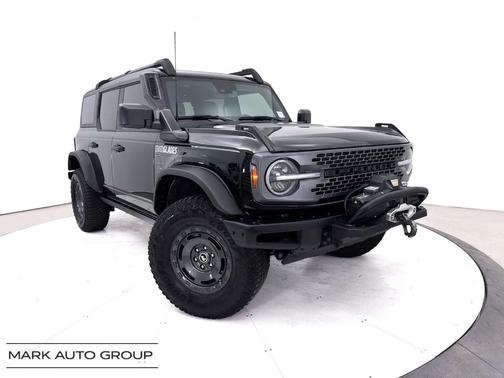 Shadow Black 2024 Ford Bronco Everglades
