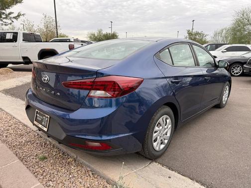 2020 Hyundai ELANTRA SE