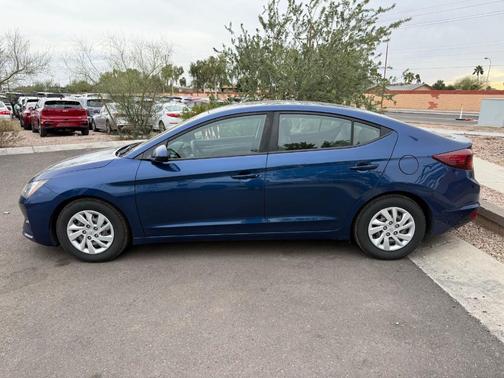 2020 Hyundai ELANTRA SE